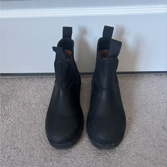 Waterproof Boots - Picture 2 of 4
